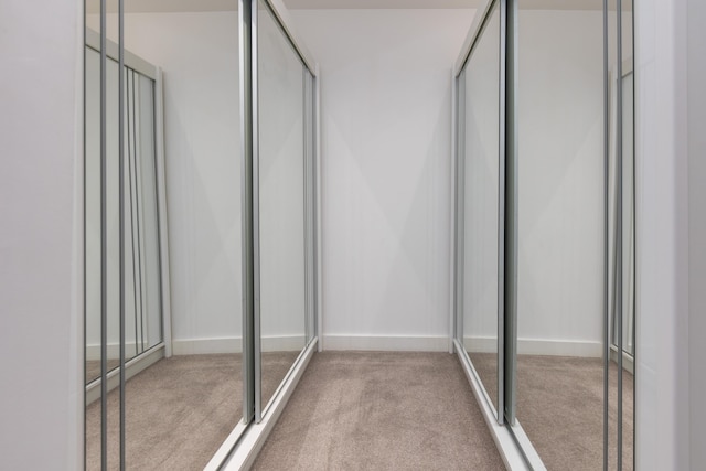 シック フラット モダンリビングのための