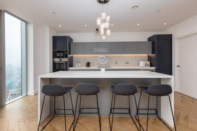 ファビュラスシティフラットウィズビューズ