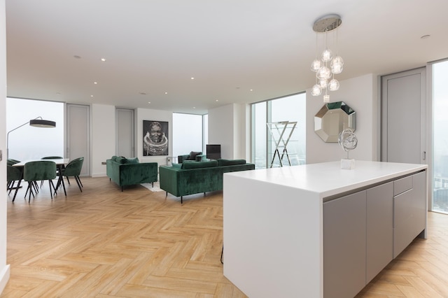 ファビュラスシティフラットウィズビューズ