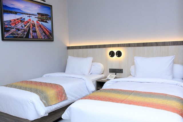 エノフロントワンホテルセマラン