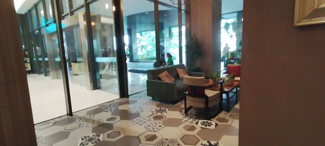 清潔で快適なリビング2BR、アンダーソン・スーパーモール・マンション・アパートメント