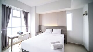 ベストスタジオアットタマンメラティスラバヤアパートメント