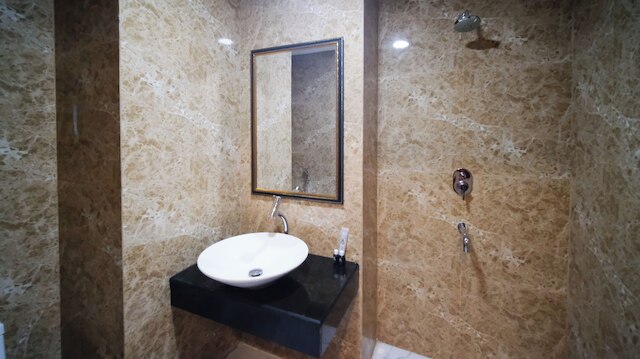 モダンアンドコンフィースタジオアットグランドスンゴノラグーンアパートメント