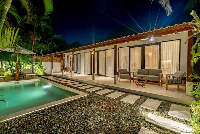 ウダラ by EVDEkimi - スペーシャス 4ベッドルーム プール ヴィラ ウィズ ラッシュ ガーデン アット アーティスティック センター オブ ウブド