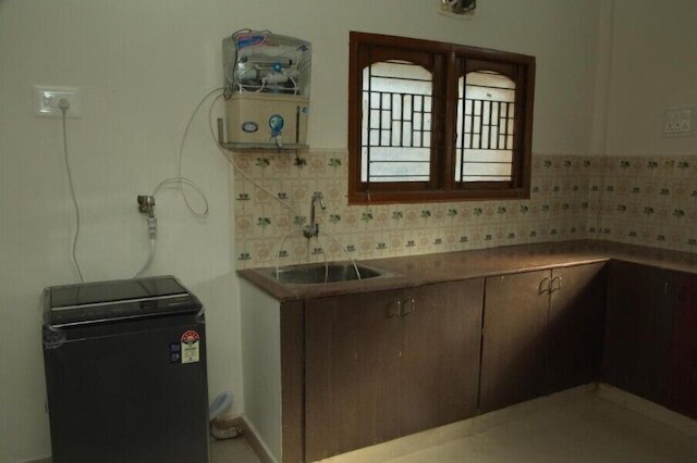 イジーアポロステイ