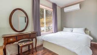 Seokmodo Supsokbadapunggyeong Pension