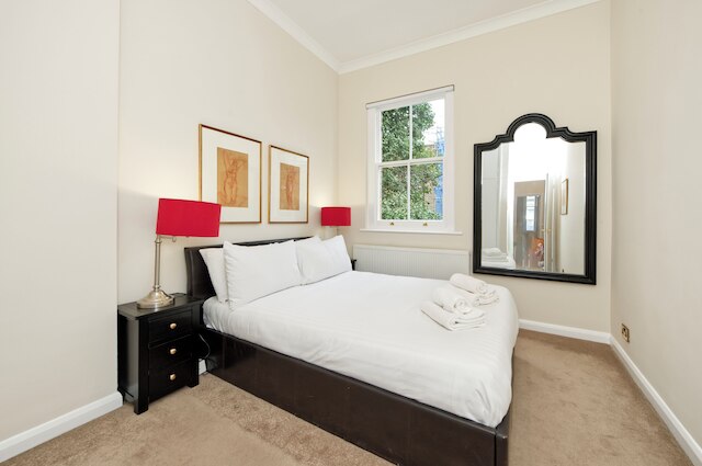 フライング ザ フラッグ フォー アールズ コート by アンダーザドアマット