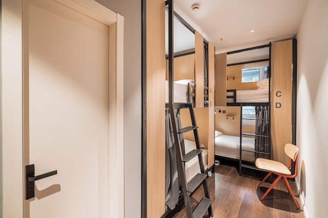 Joy Hongqiao Airport and Railway Hotel