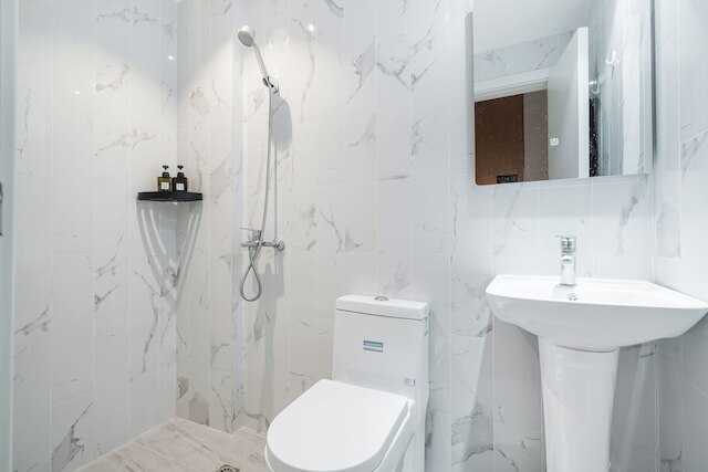 Joy Hongqiao Airport and Railway Hotel