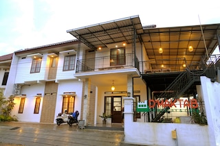 ホテル O D' マクタブ ホームステイ シャリア