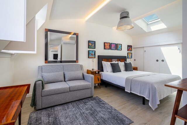 インテンデンテ モダン ステイズ