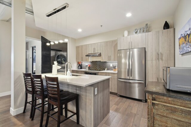 グラフィティ & スカイライン | リノ アート ロフツ