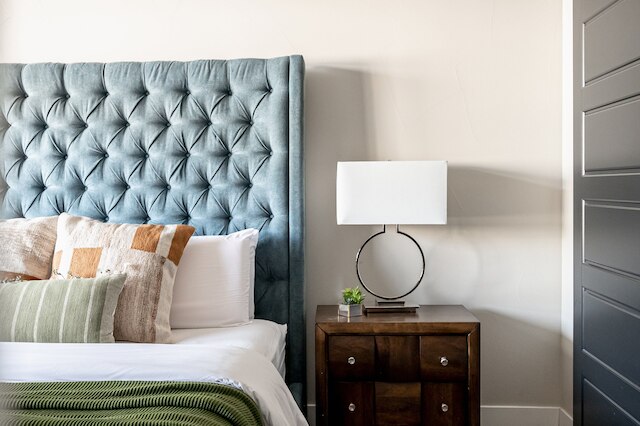 ブライト & ブリージー | リノ アート ロフツ