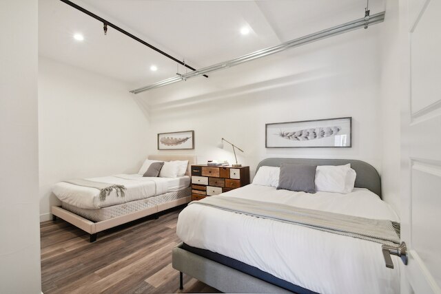 ブラッシュド & ボールド | リノ アート ロフツ