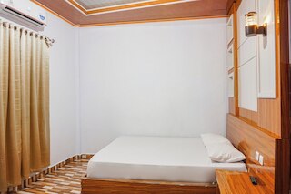 ホテル O アティファ ホームズ