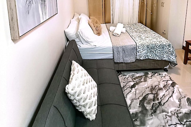 コンド イン ラプラプ ニア エアポート ウィズ フリーパーキング