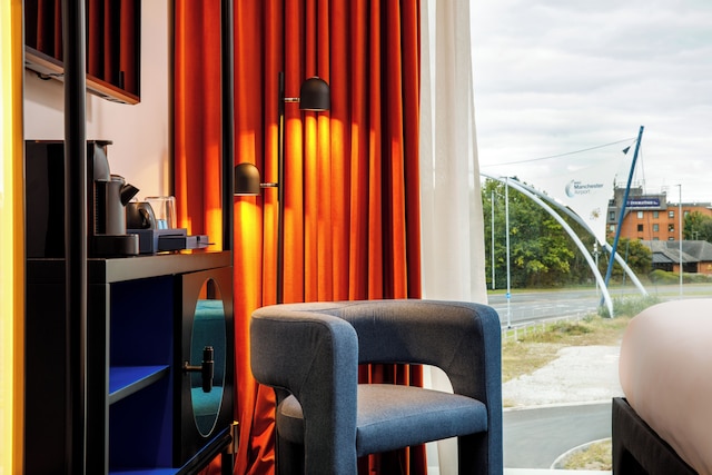 トライブ マンチェスター エアポート