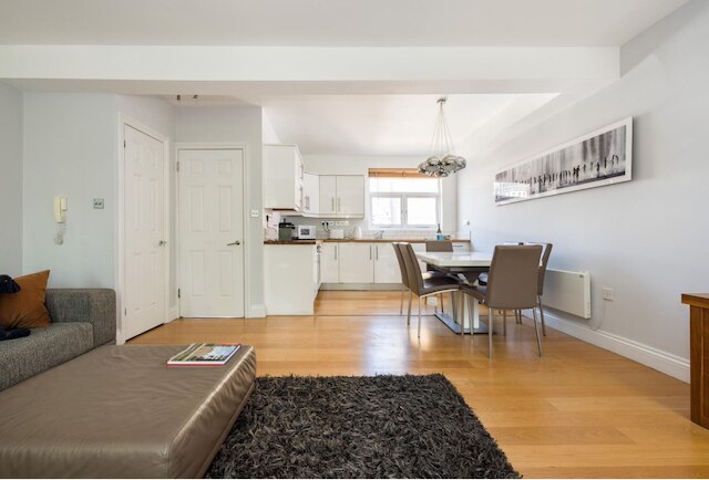 ロンドン イズ ヨーズ 2 ベッドルーム イン ケンジントン