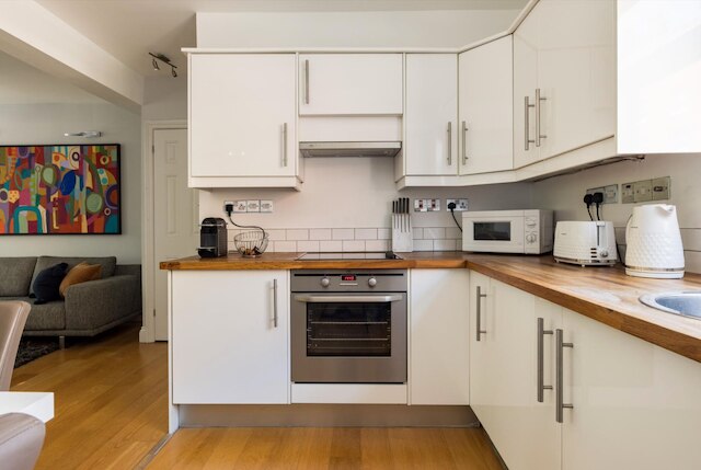 ロンドン イズ ヨーズ 2 ベッドルーム イン ケンジントン