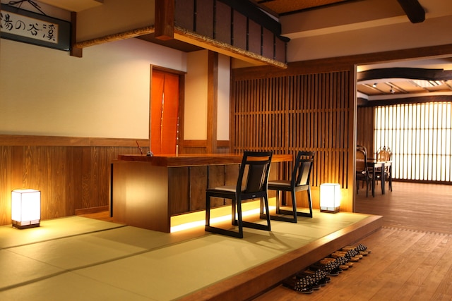 志賀高原 白い温泉 渓谷の湯