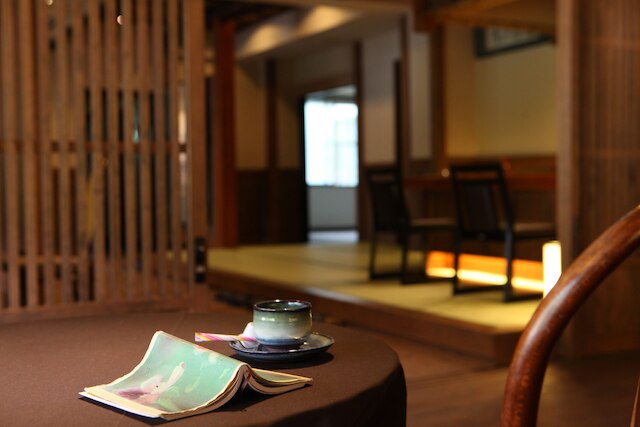 志賀高原 白い温泉 渓谷の湯