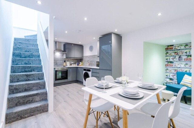 インペリアル ウォー ミュージアム ノース ツー-ベッドルーム バイ ベルヴィラ