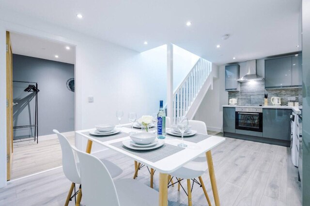 インペリアル ウォー ミュージアム ノース ツー-ベッドルーム バイ ベルヴィラ