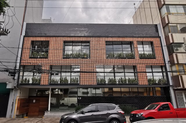 ミネリア 13 バイ ミスター W