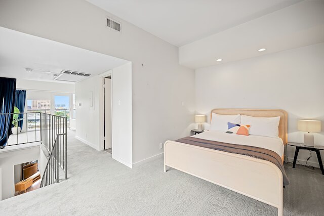 リトルフィールド ロフツ, ホステッド バイ プレイスマーク - 6th ストリート