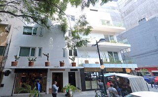 リオ エルバ バイ ミスター W