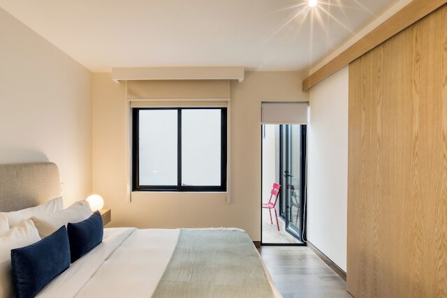 トナラ バイ ミスター W