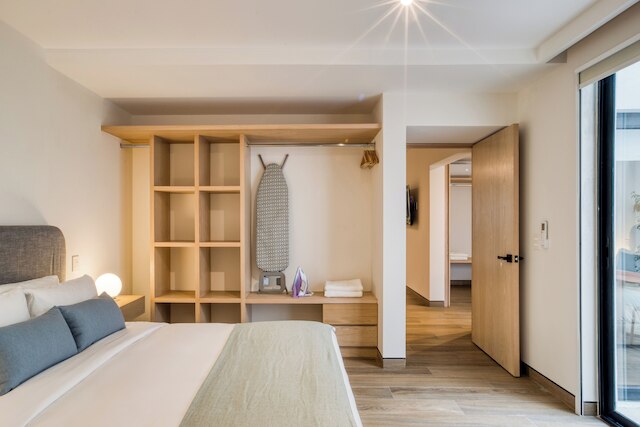 トナラ バイ ミスター W