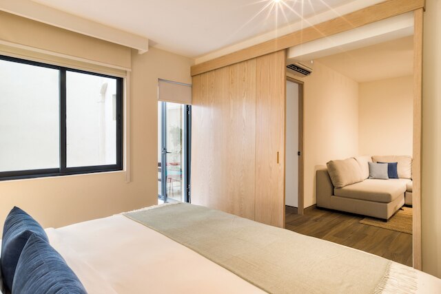 トナラ バイ ミスター W