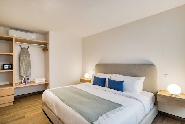 トナラ バイ ミスター W