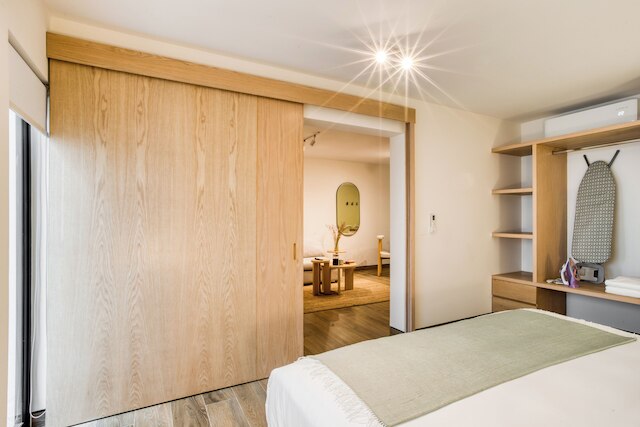 トナラ バイ ミスター W