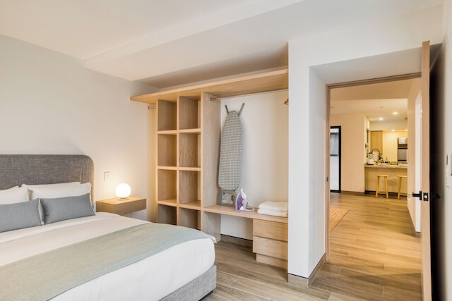 トナラ バイ ミスター W