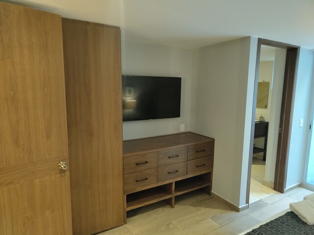 ザモラ バイ ミスター W