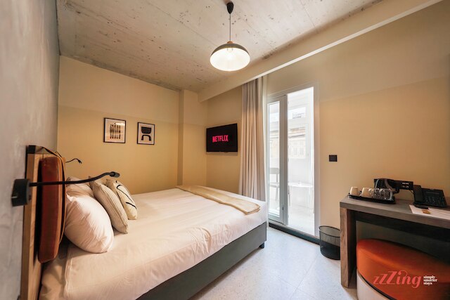 スチュアート ルームズ バイ Zzzing