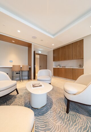 エデンズ ホームズ & ヴィラズ - アクト ワン アクト ツー