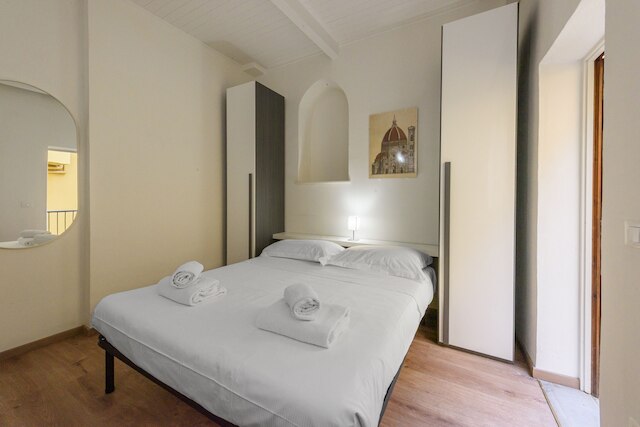 ウフィツィ 3ベッドルームズ バイ メガ