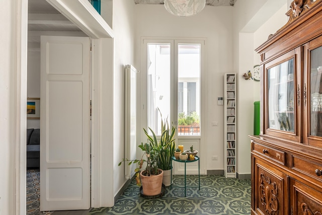 ウナ テラッツァ ス ヴィア カルデライ バイ ワンダフル イタリー