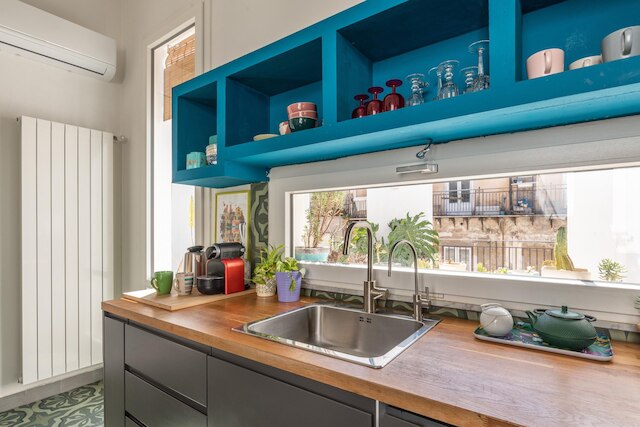 ウナ テラッツァ ス ヴィア カルデライ バイ ワンダフル イタリー