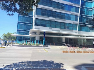 ラグジュアリー 1BR 55sqm 1 パシフィック マクタンニュータウン