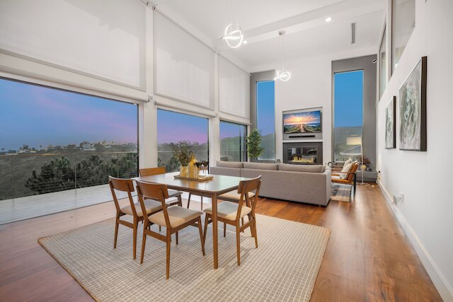 サミットリッジ - アン エレガント エステート ウィズ アンオブストラクテッド シティ アンド オーシャン ビューズ