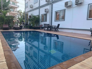 マハ カリ ホテル