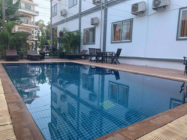 マハ カリ ホテル