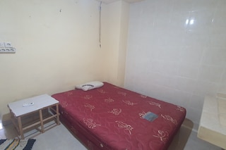 ホテル O コー ワット ホームステイ シャリア