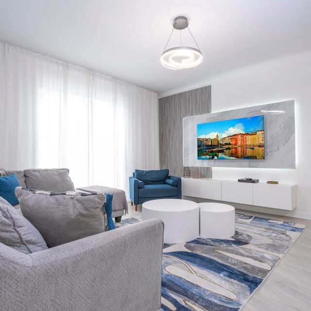 2941 モダン 4BD アット ストーリー レイク