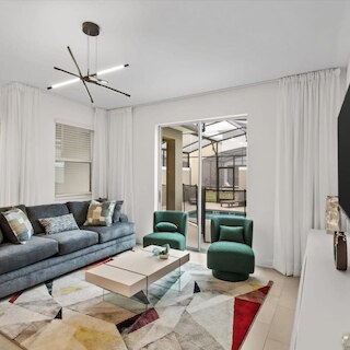 2464 オーサム 4BD タウンハウス ロケーテッド アット ストーリー レイク