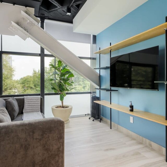 ラブリー 2BR ニア ポランコ